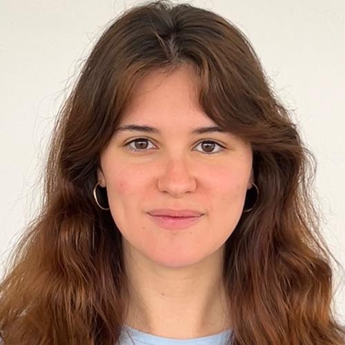 portrait photo of Lucia Garzon