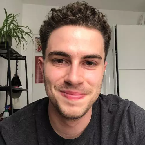 portrait photo of Daniel Martín